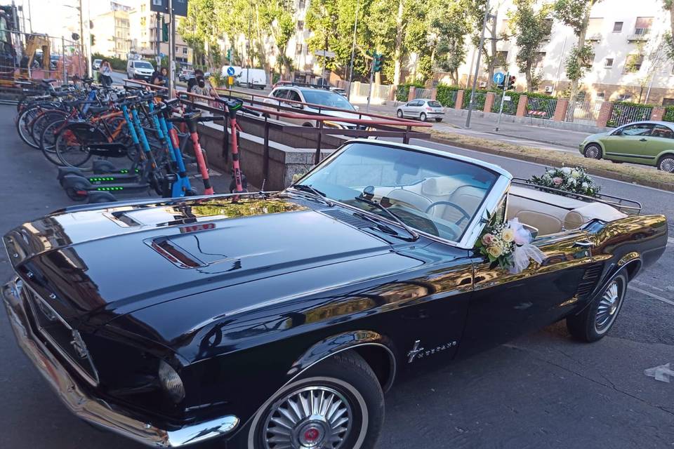 Mustang cabrio nera 5