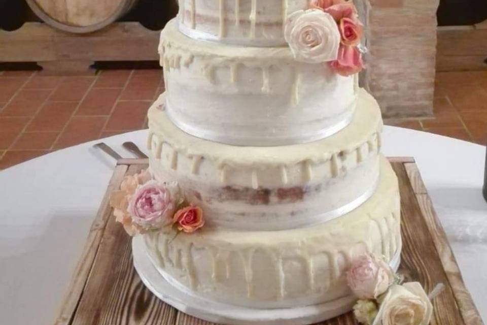 Roses wedding cake