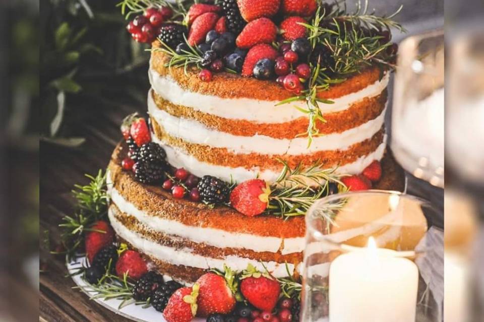 Frutti di bosco wedding cake