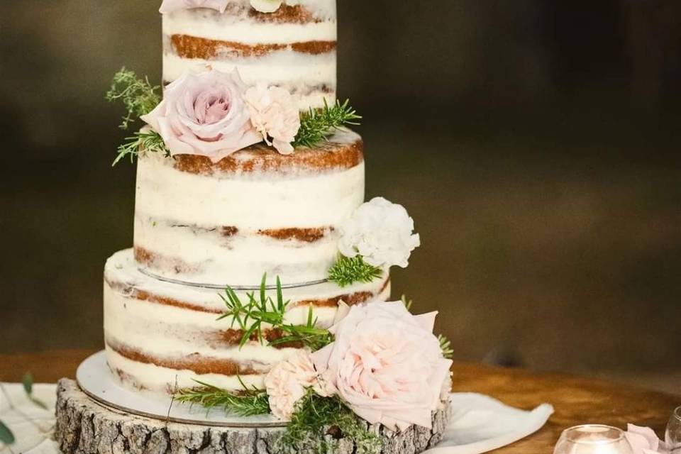 Real semi naked wedding cake