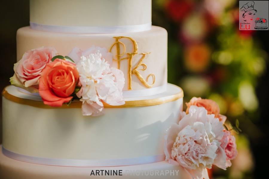 Luxury wedding cake