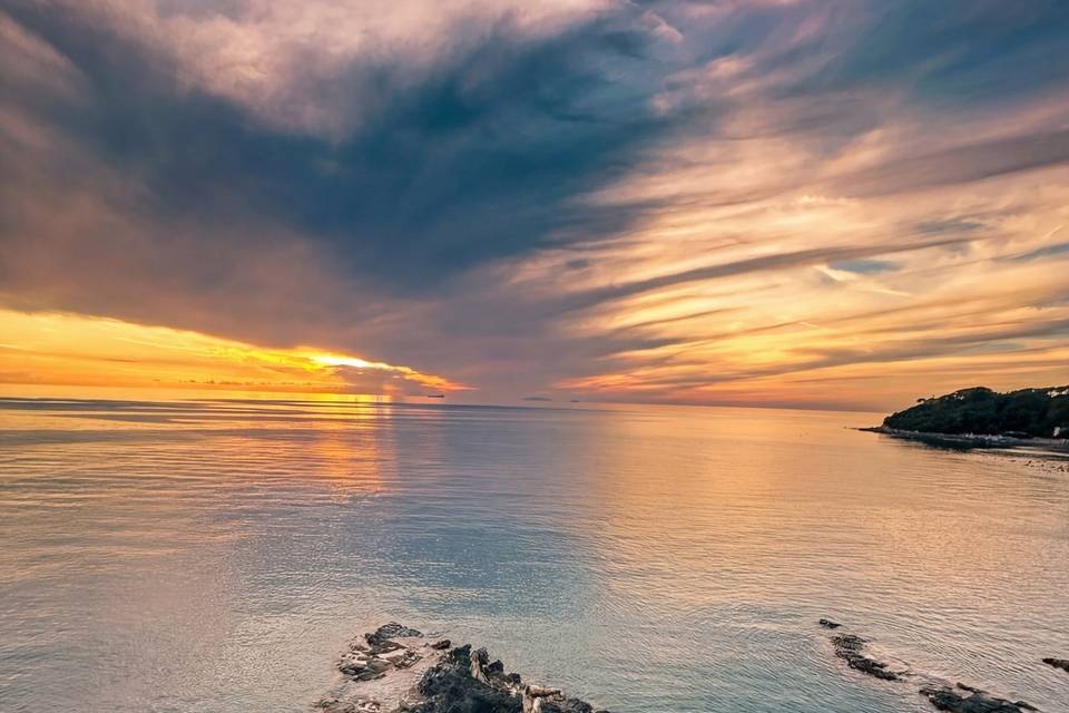 VILLA A PICCO SUL MARE