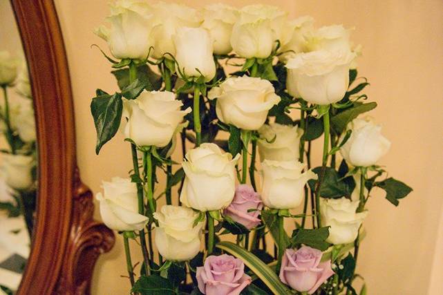 Rose bianche per sposa