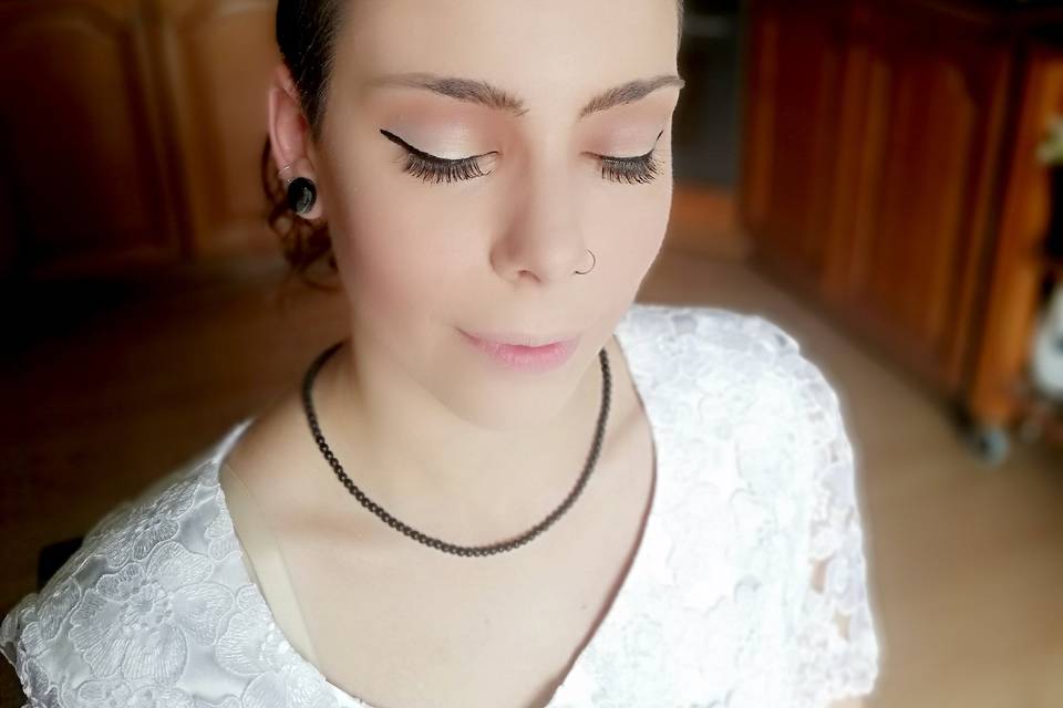 Trucco delicato con eyeliner