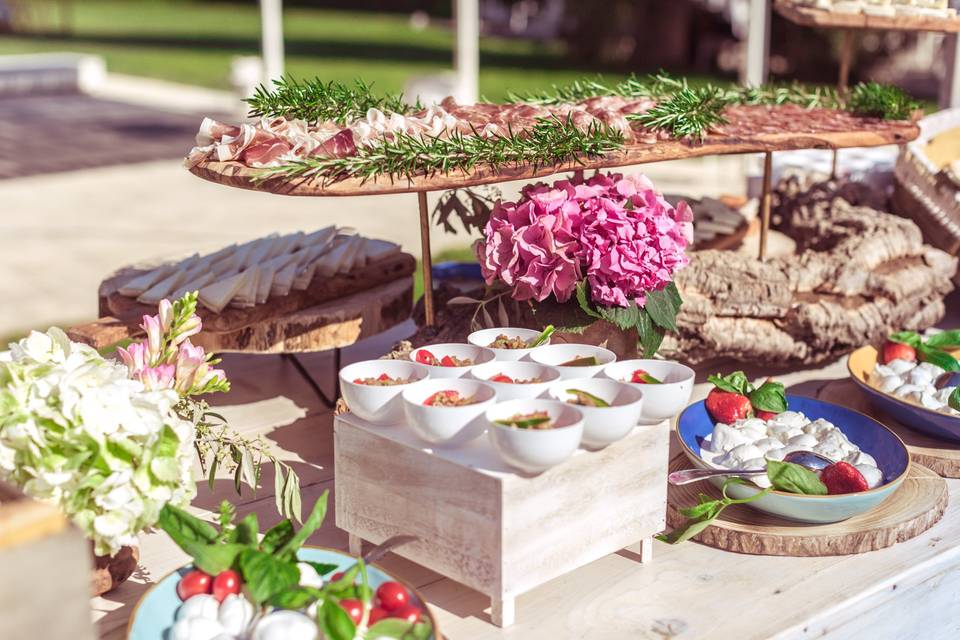 Buffet in piscina