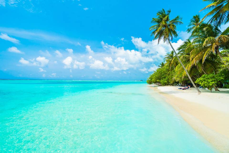 Spiagge bianche e acque azzurr