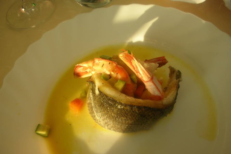 Branzino e gamberi