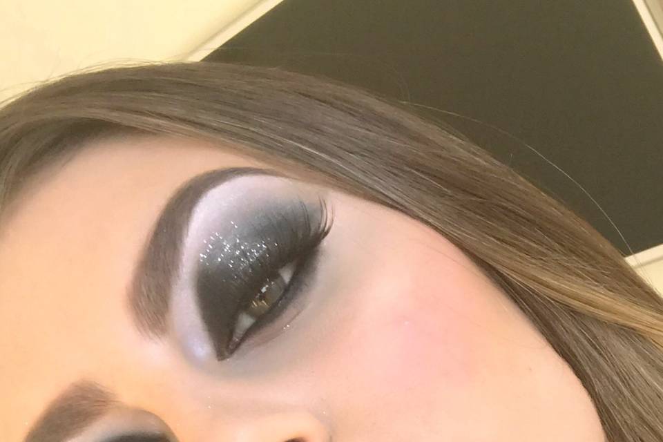 Smokey eyes