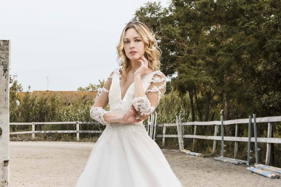 Sposa di pizzo al mare