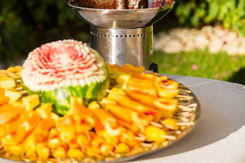 Fontana di cioccolata con frut