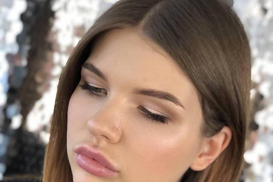 Light make-up bridal
