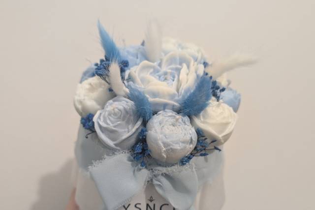 Bouquet di soli boccioli blu