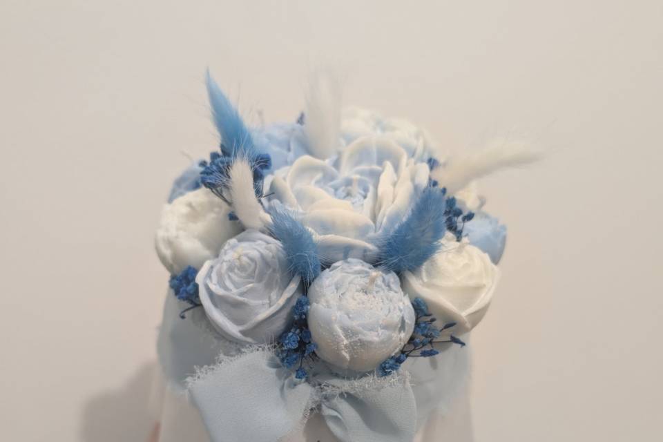 Bouquet di soli boccioli blu