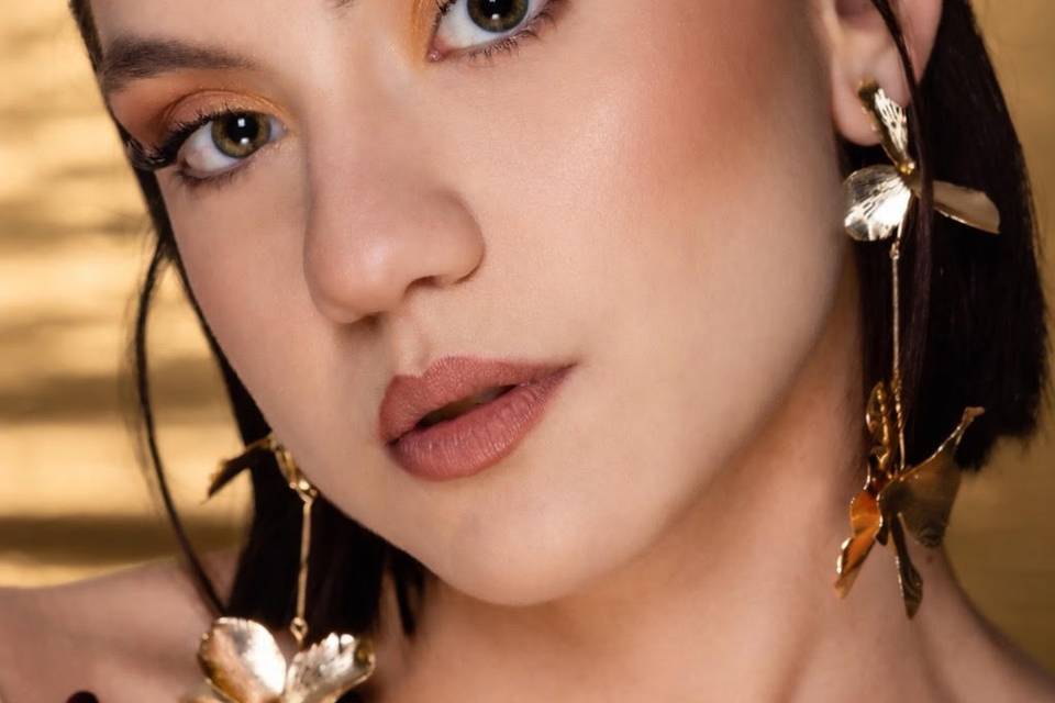 Soft glam make-up