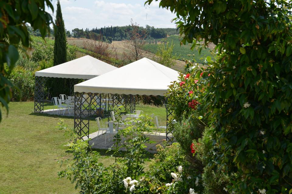 2 Gazebi in piscina