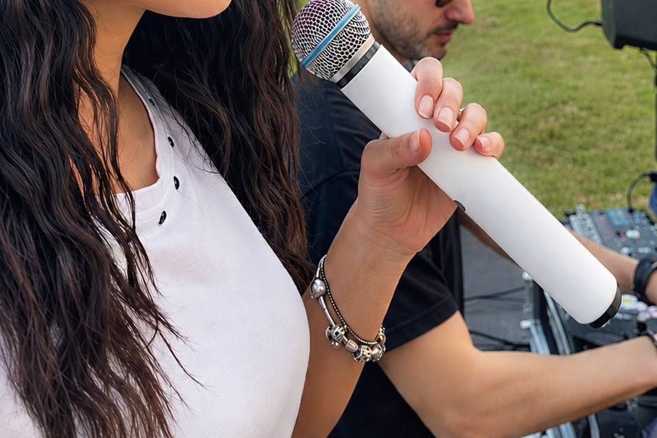 Mic + Dj