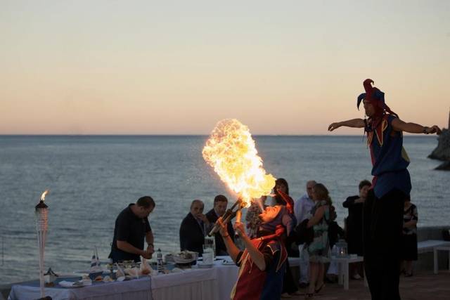 Fuochi d'Artificio per Matrimonio - Artisti di Strada I Giullari del 2000