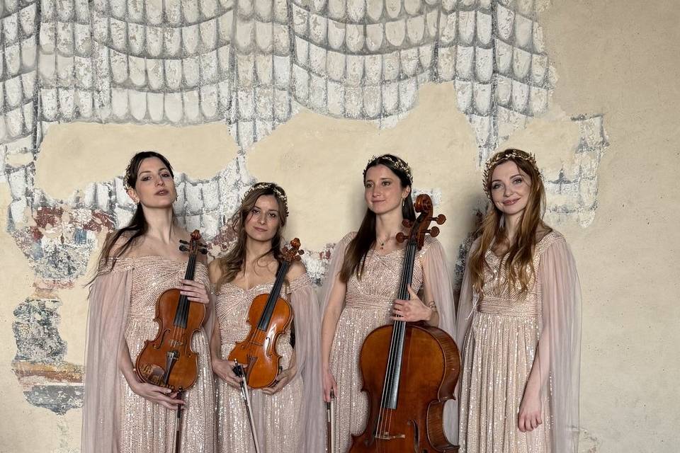 Girls quartet for aperitif