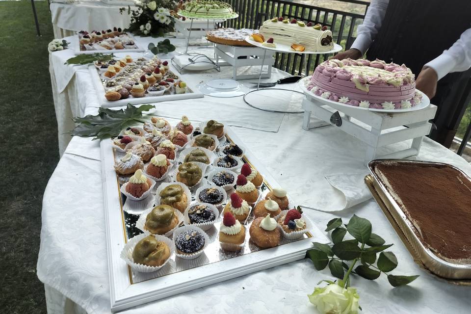 Buffet con torta