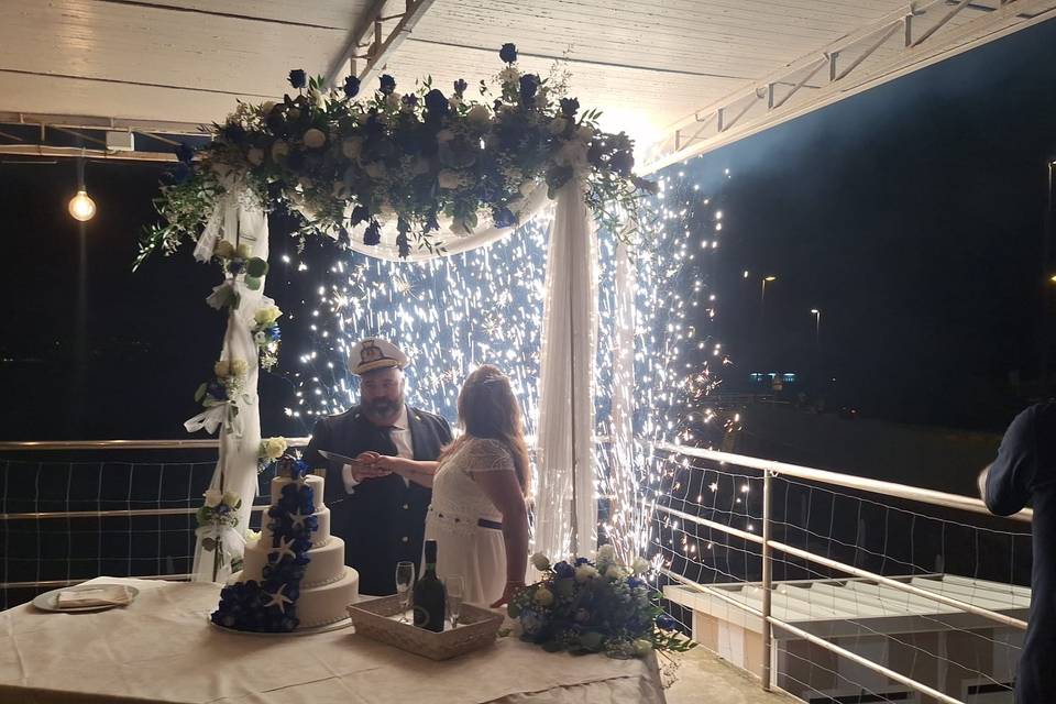 Taglio torta  fontane luminose