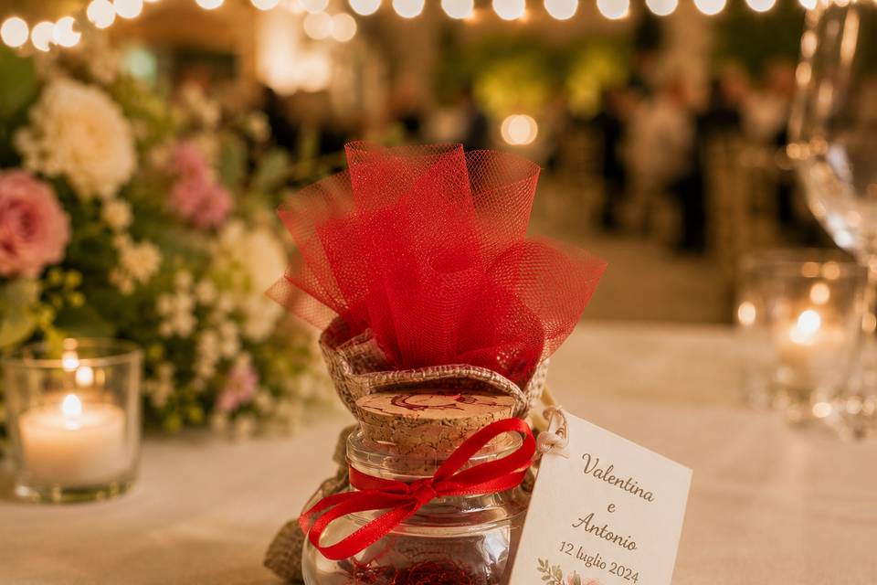 Tulle rosso e juta