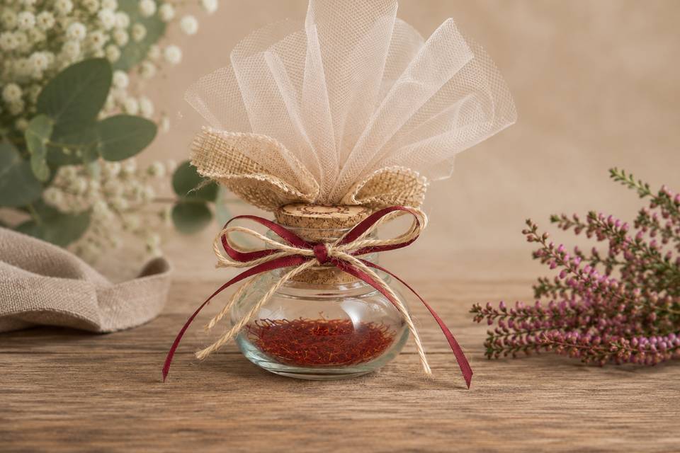 Nastro rosso, juta e tulle