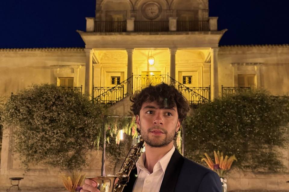Crisax - Refined Saxophone Artist