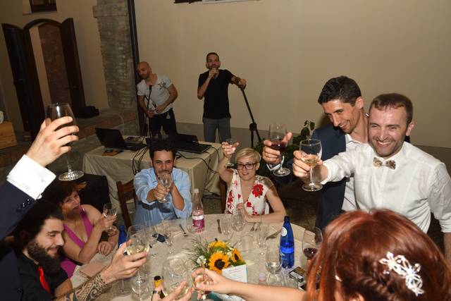 Brindisi agli sposi!!