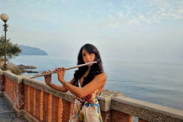 Nicole Nathalie Flute Artist