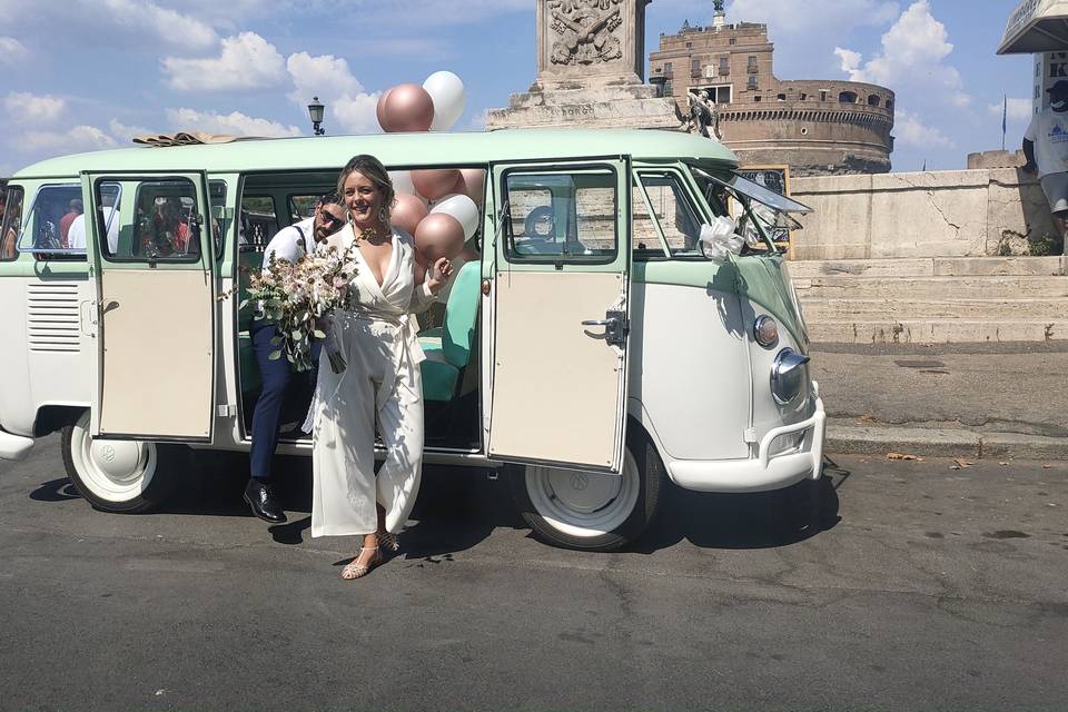 Vespa sidecar la dolce vita