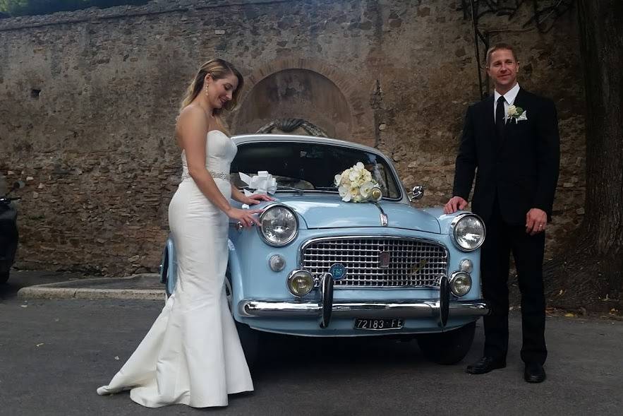 Wedding in Fiat 600 Capri