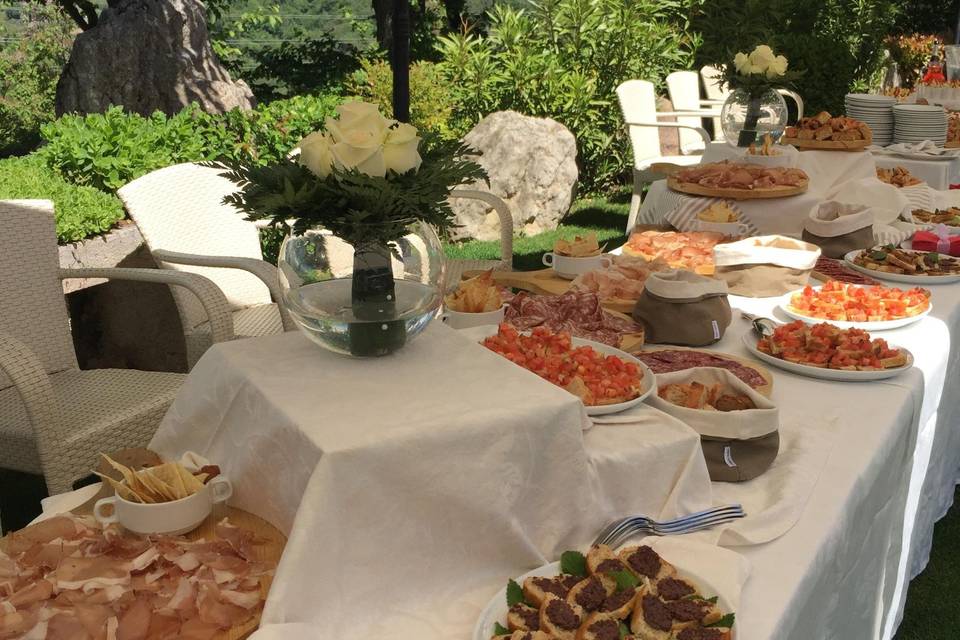 Aperitivo in giardino