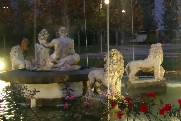 Carrozza e Fontana dei Leoni