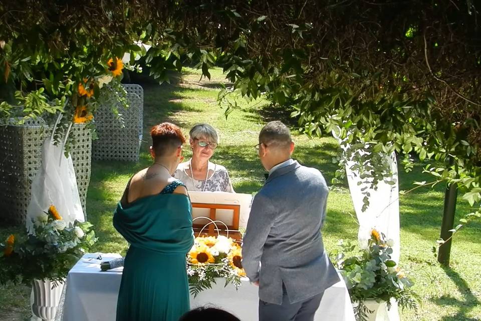 Celebrante Matrimonio Simbolico - Essenza Eventi