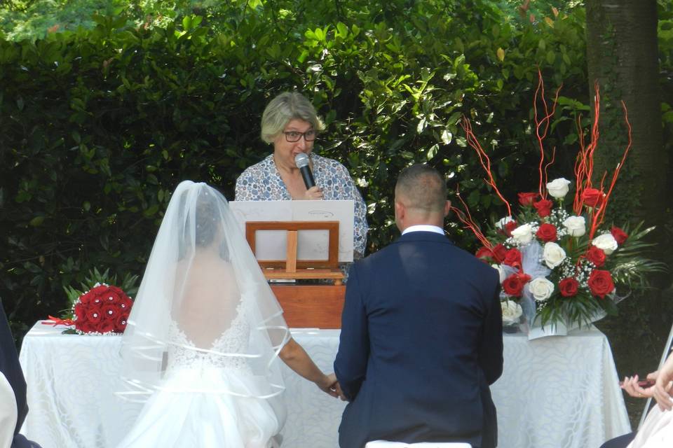 Celebrante Matrimonio Simbolico - Essenza Eventi