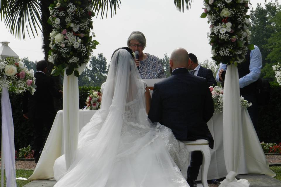 Celebrante Matrimonio Simbolico - Essenza Eventi