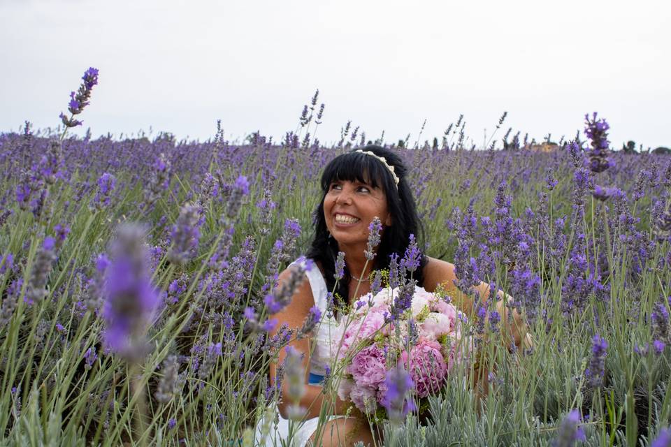 La sposa nella lavanda