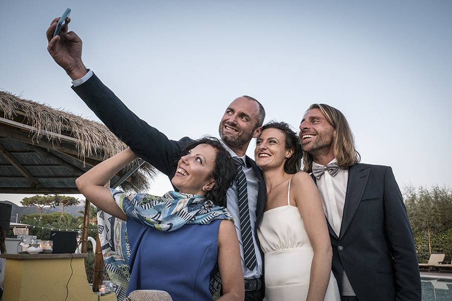 Selfie con gli amici