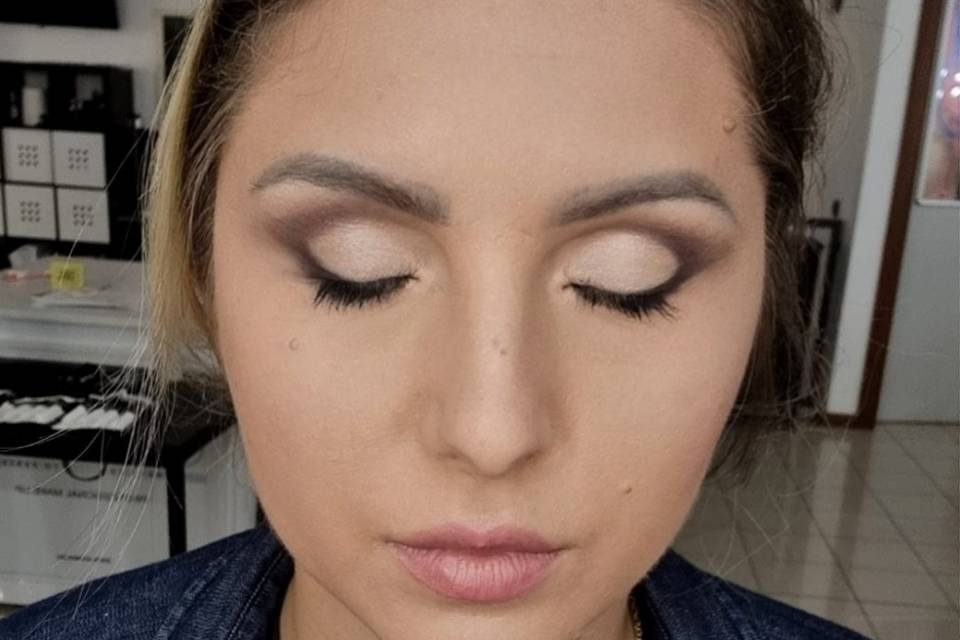 Ellenmakeupartisy