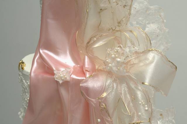 torta_nastro_rosa_decorazioni_traslucide