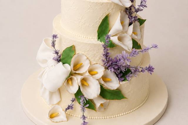 Decorata con fresie e lavanda