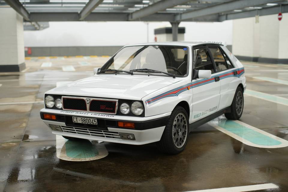 Lancia Delta Integrale bianca