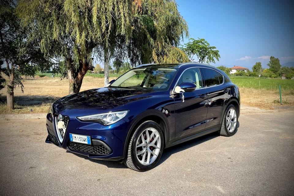 Alfa Stelvio Blu Montecarlo