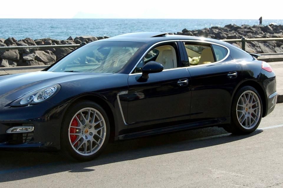 Porsche Pabanera Blu