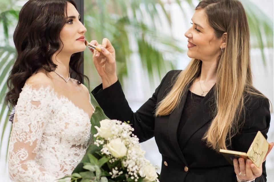 Aura Make-up Artist