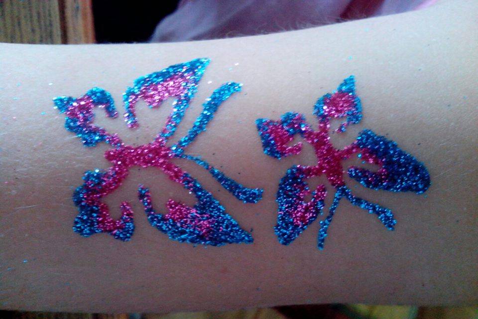 Glitter tatoo