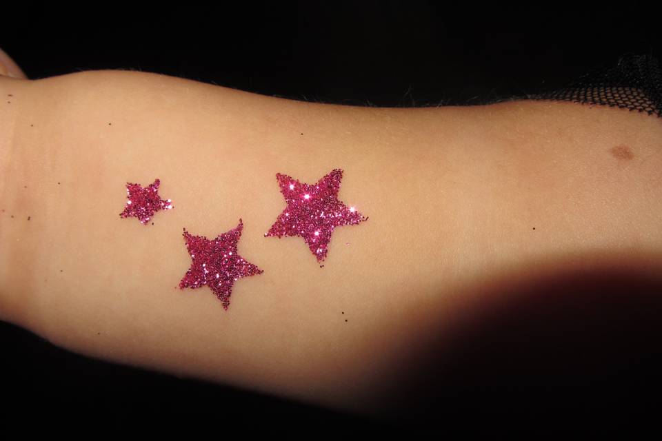 Glitter tatoo