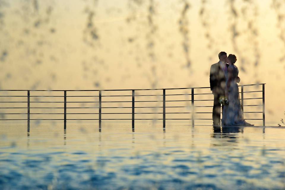 Sposi in piscina