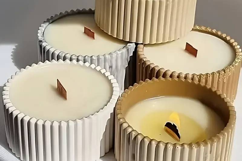 Candela in ceramica