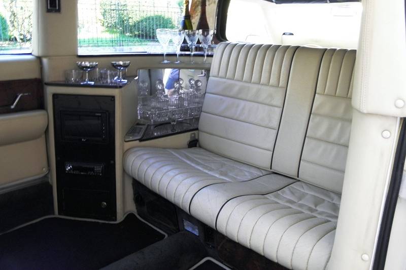 Excalibur limousine avorio